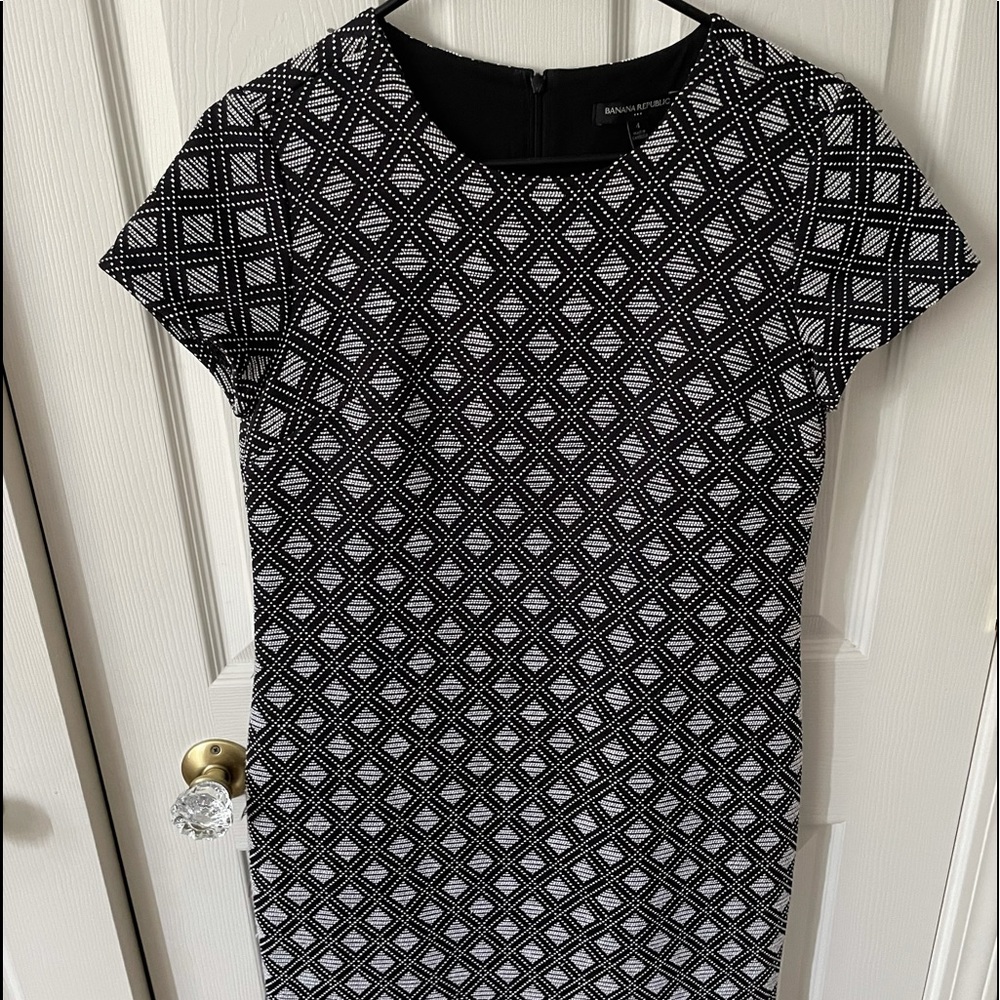 Banana Republic NWOT Shift Dress